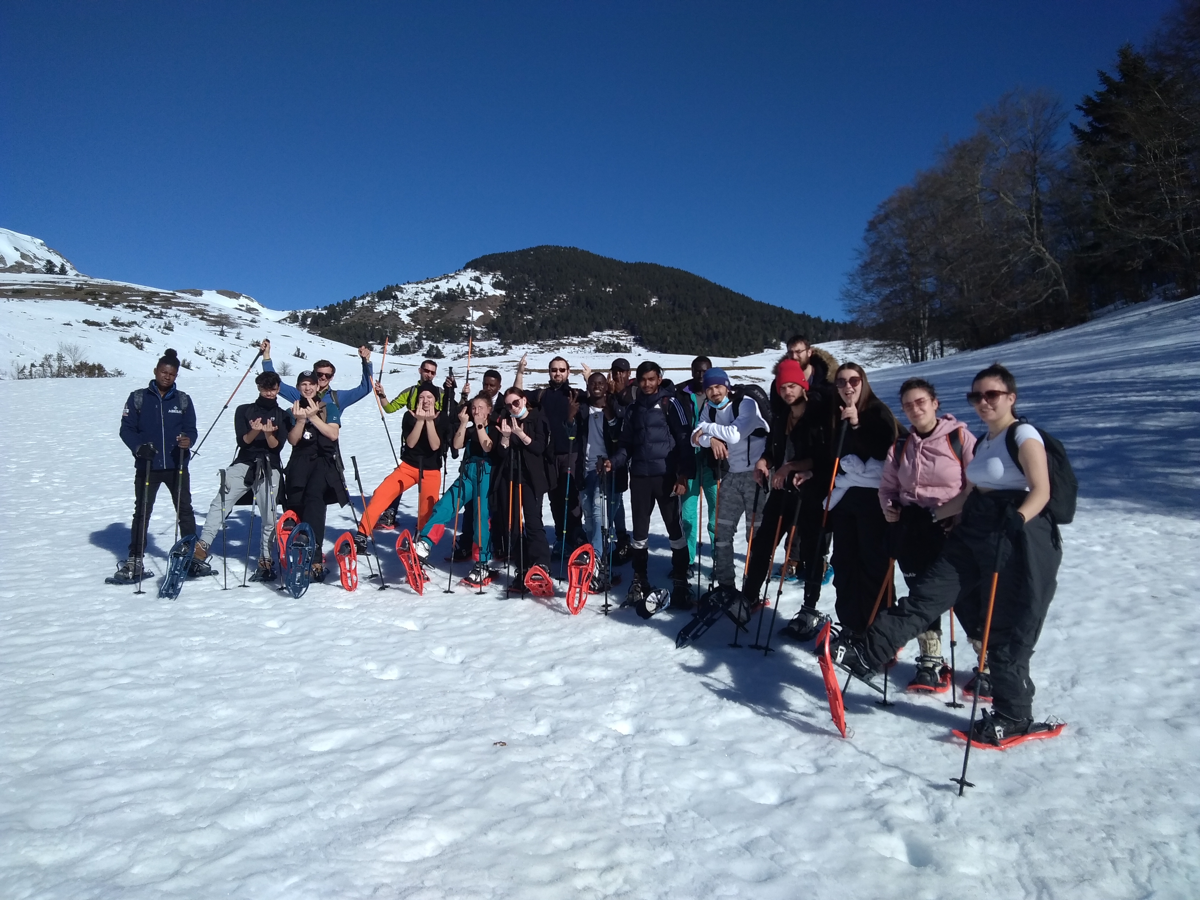 Découverte de la montagne pour les jeunes étrangers venus seuls en France