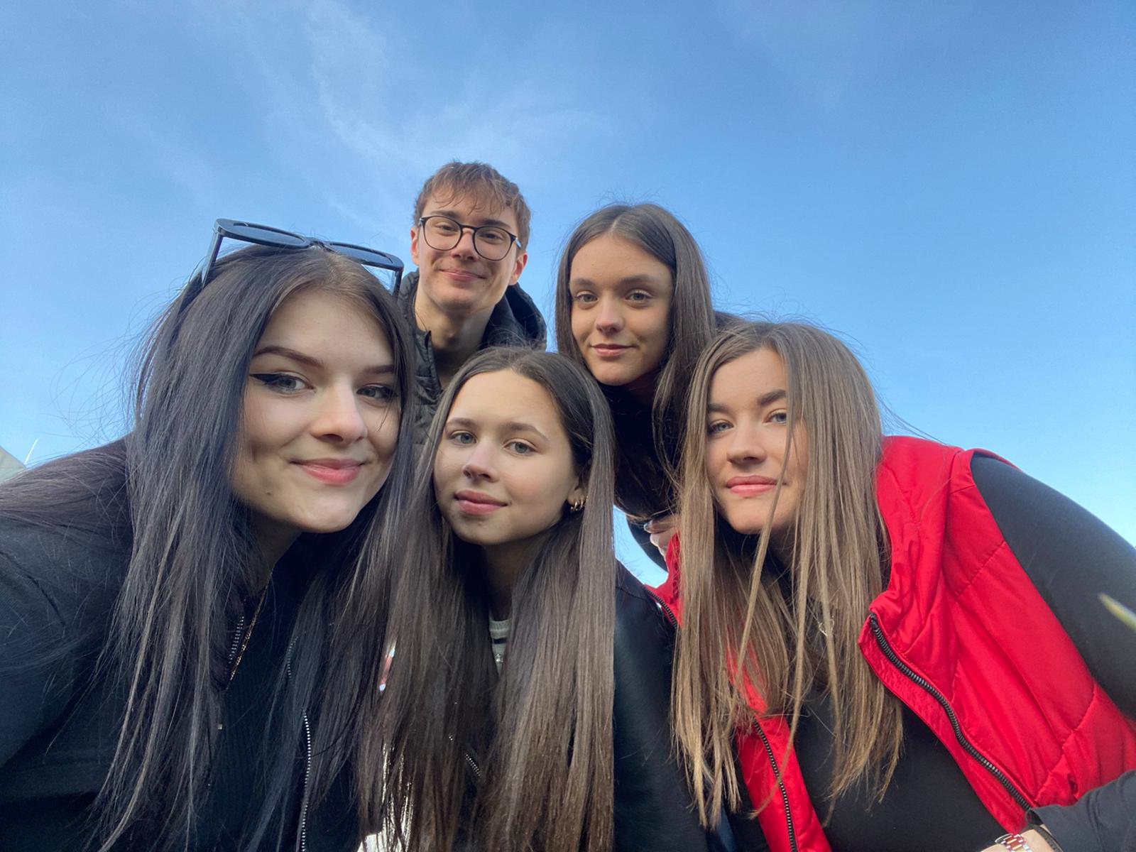 Tim Sanjaj & ostvari (slijeva nadesno Antonija, Nikolina, Lovro, Danijela i Lea) / Srednja škola Zabok