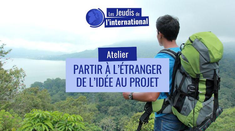 Jeune homme portant un sac à dos de voyage à l'étranger