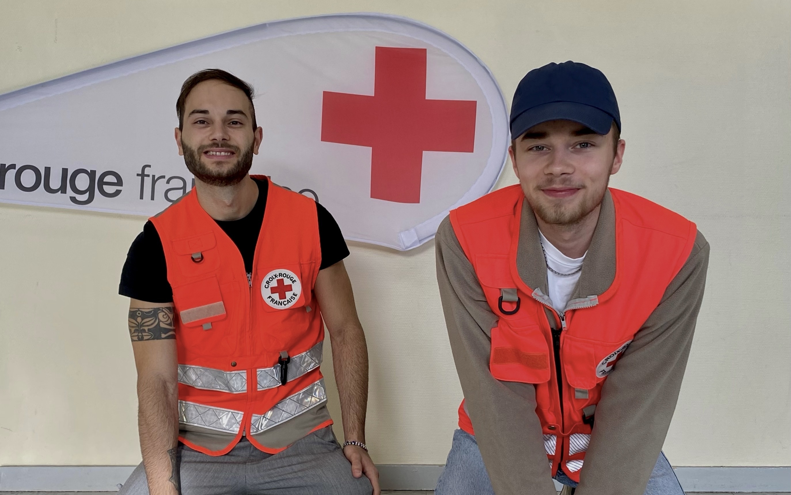 Kennert and his friend giving a first aid training