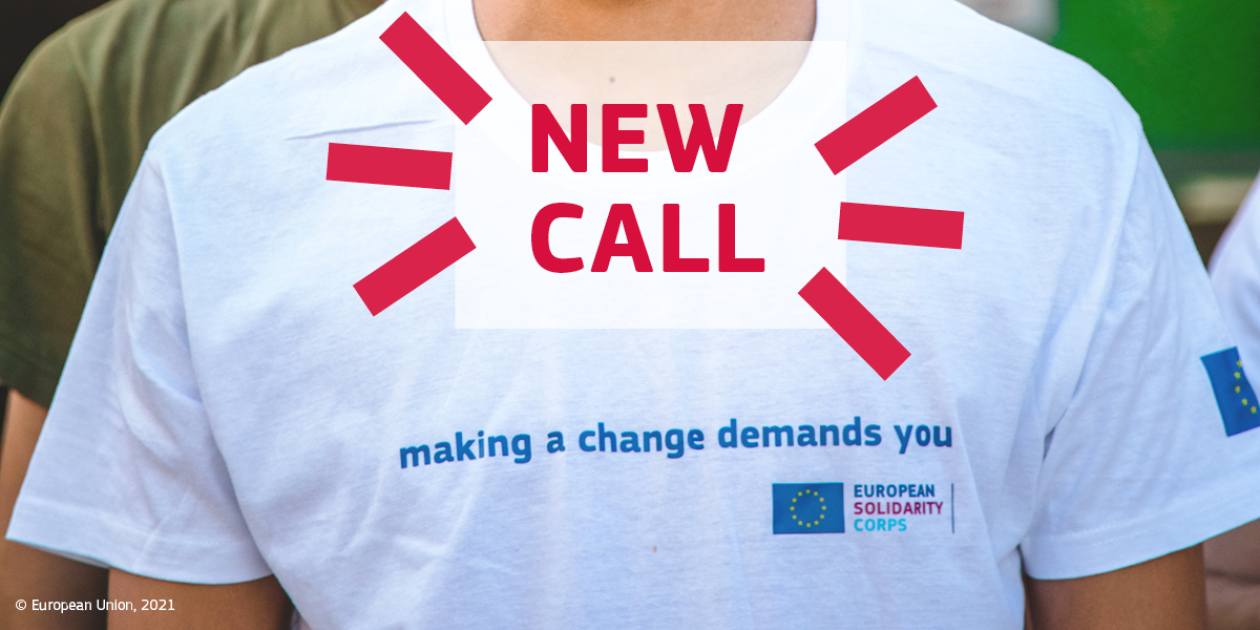 Visual of the European Solidarity Corps - and young person wearing a European Solidarity Corps tshirt