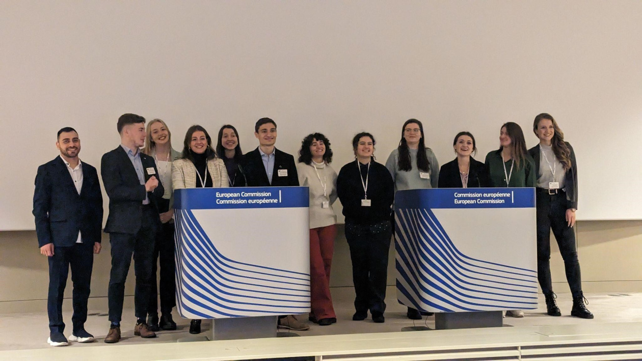 Group picture of the 2023 pool of European young journalists