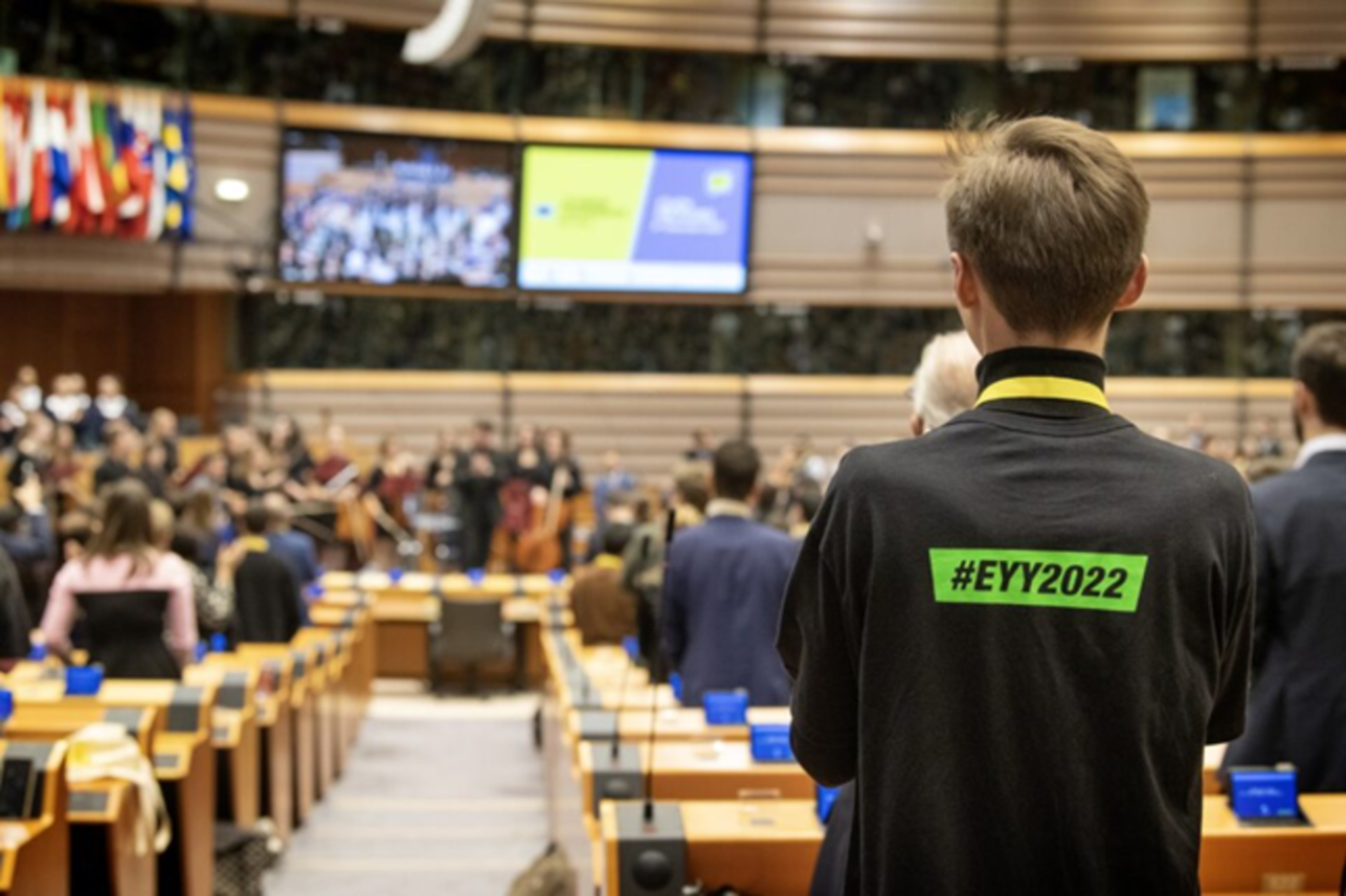 Young people in the hemicycle during a EYY conference