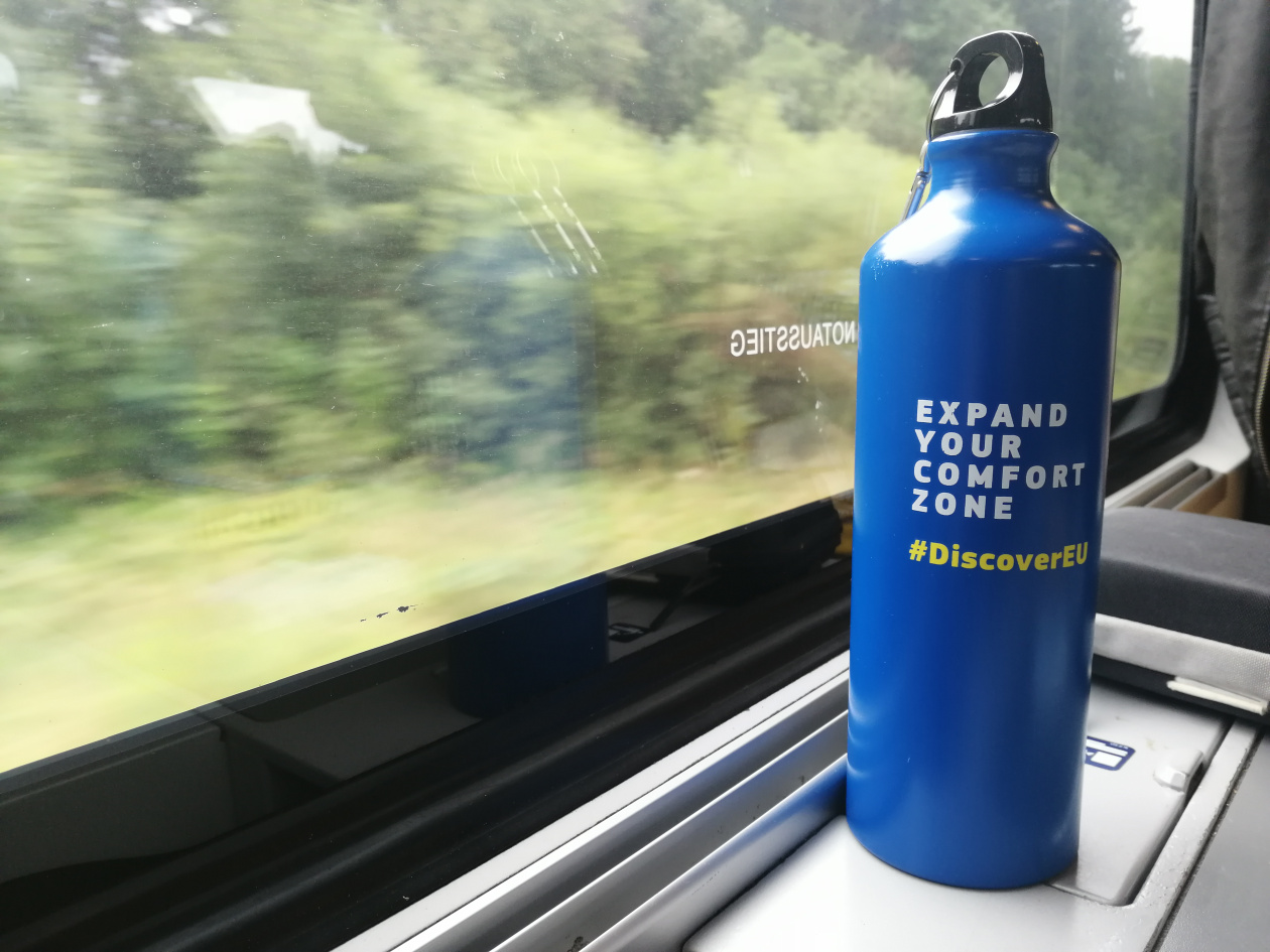 DiscoverEU water bottle