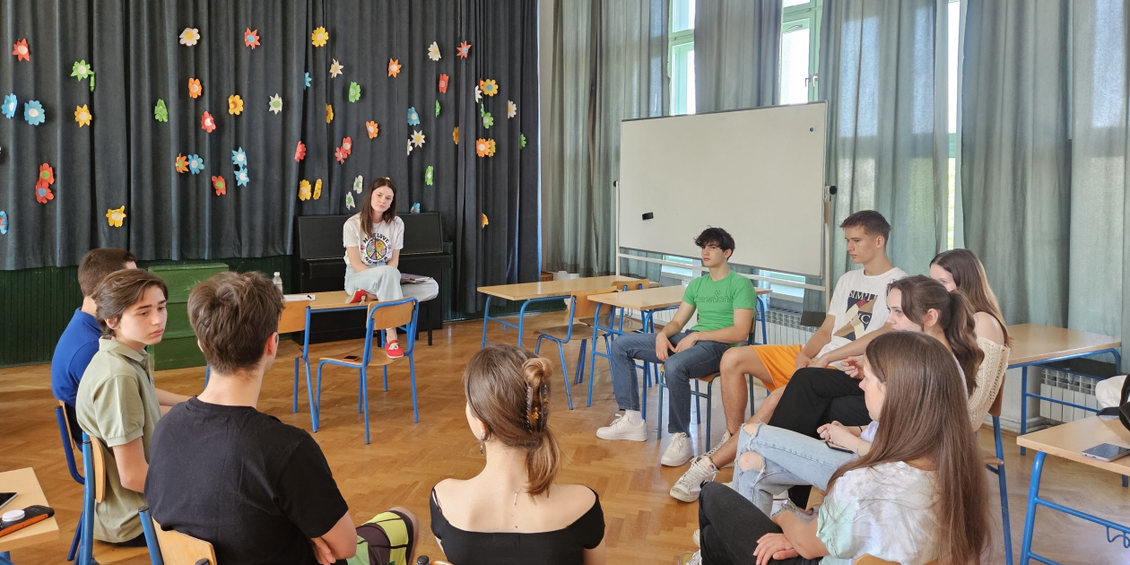 School students discussing misinformation and media ethics - copyright: Croatian Debate Society, Darija Jeger