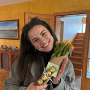 Ana, 18